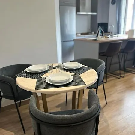 Апартаменты Piso Deluxe Con Balcon Cerca Del Casco Viejo