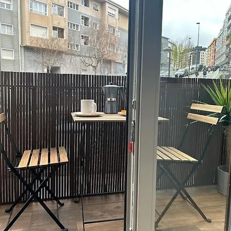 Piso Deluxe Con Balcon Cerca Del Casco Viejo Apartment *