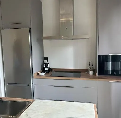 Piso Deluxe Con Balcon Cerca Del Casco Viejo Daire