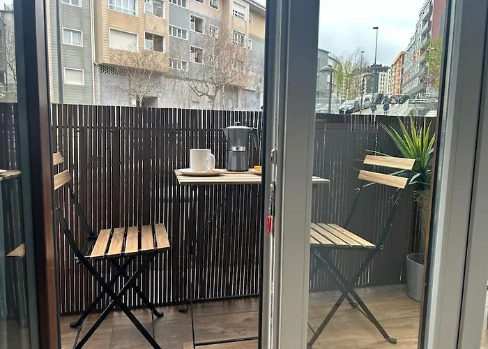 Piso Deluxe Con Balcon Cerca Del Casco Viejo Daire *