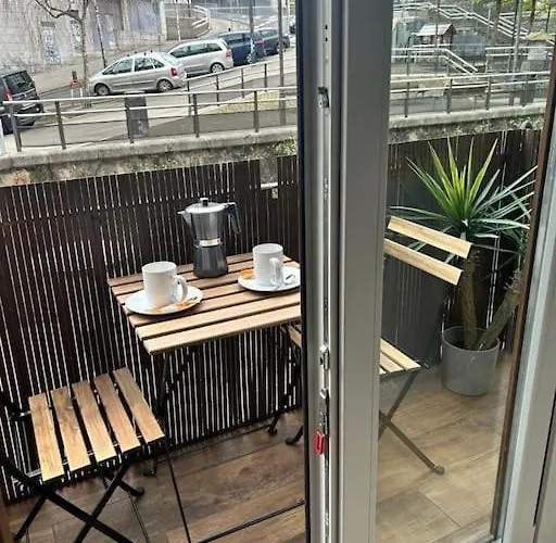 Piso Deluxe Con Balcon Cerca Del Casco Viejo